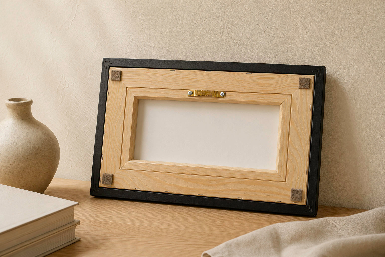 BETWEEN LINES – Mini Art Box
